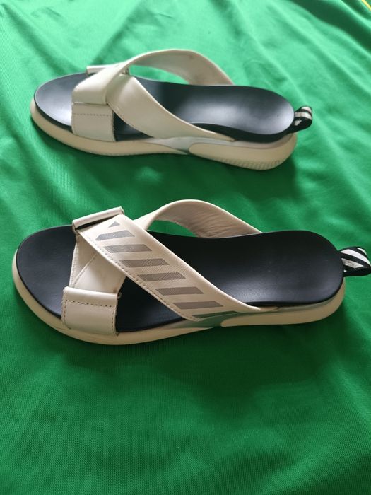 Шльопкі жіночі шкіряні