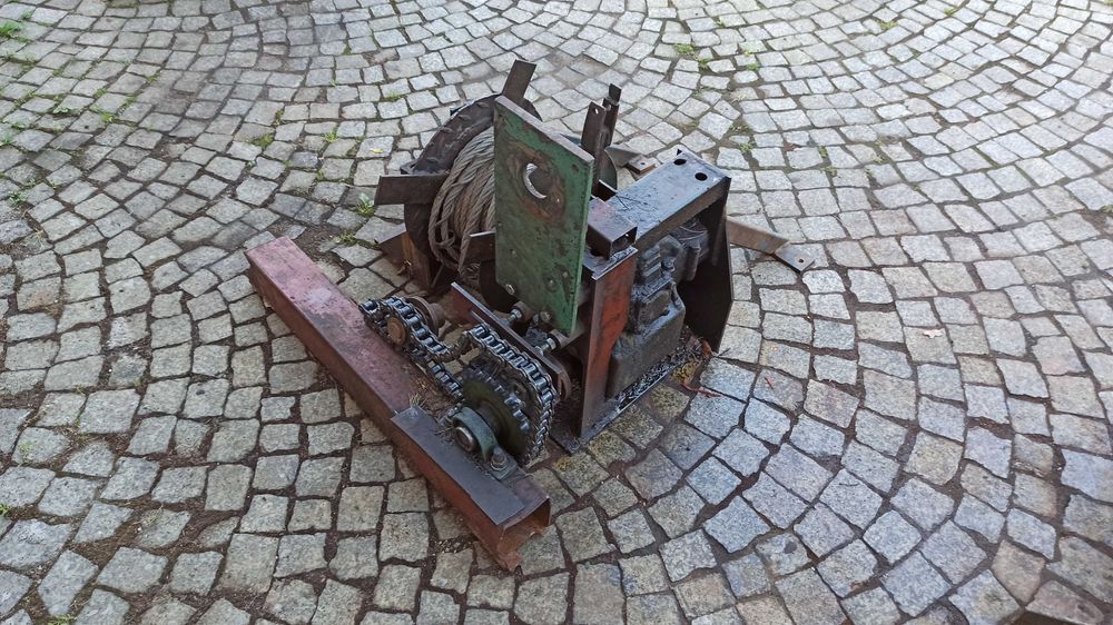 Wciągarka Leśna Zrywkowa Wyciągarka Ciągnik Leśny Zrywkowy Lina Liny