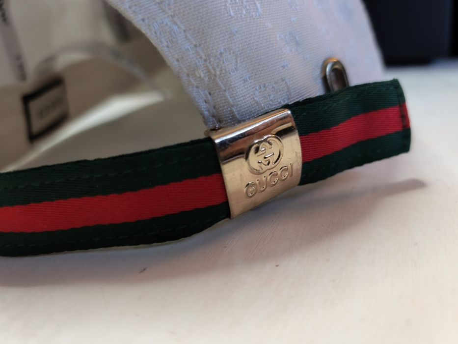 Czapka z daszkiem Gucci.
