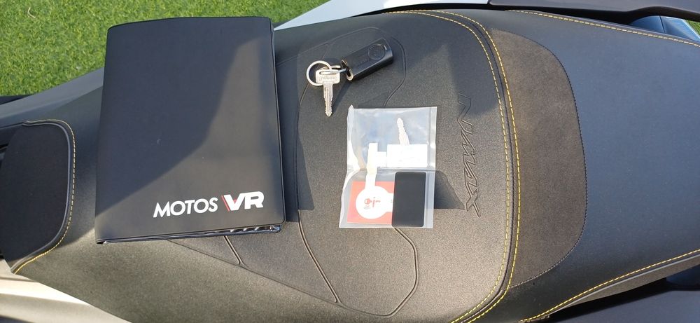 Yamaha NMAX TECH MAX 2025 C/ GPS - Garantia até 06/2028