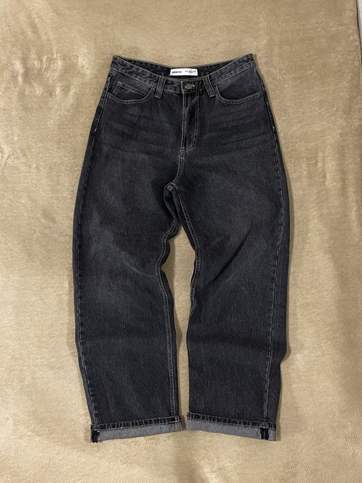 Оригінальні широкі сірі джинси Bershka - must-have у гардеробі