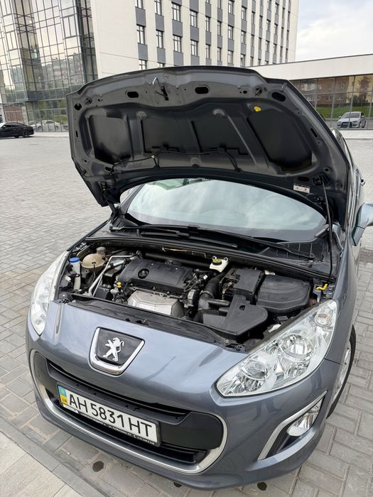 Продам офіційний Peugeot 308