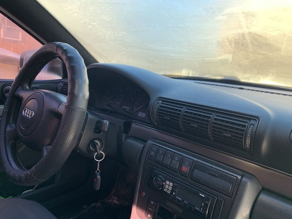 Aydi A4 B5 1998 року