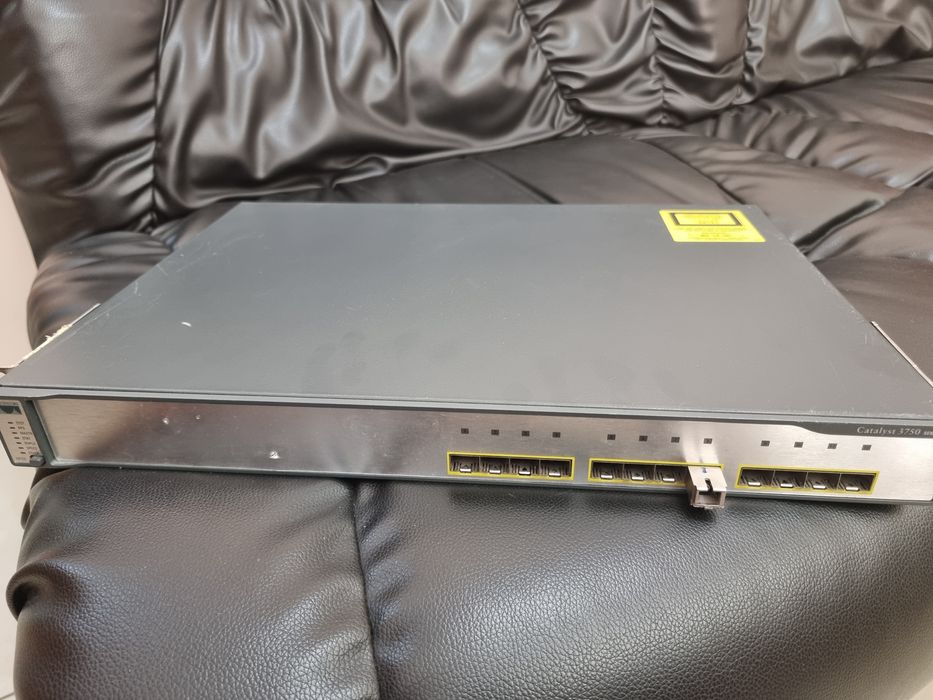 Комутатор Cisco Catalyst 3750