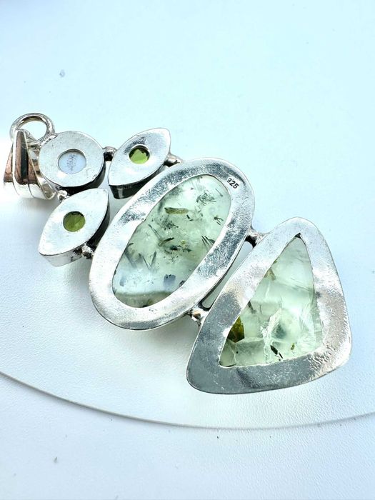 zawieszka, wisior kamień naturalny
Prehnit, peridot, perła. Próba 925