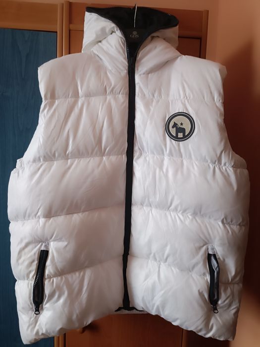 Gruby puchowy biało granatowy bezrękawnik marki In Extenso