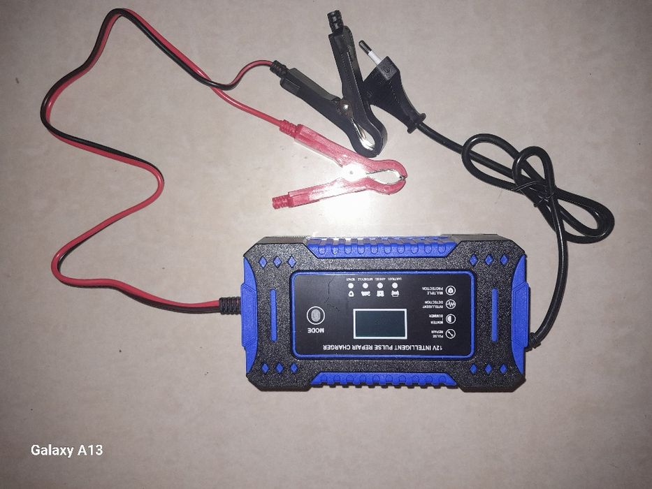 Зарядний пристрій для Акомулятора