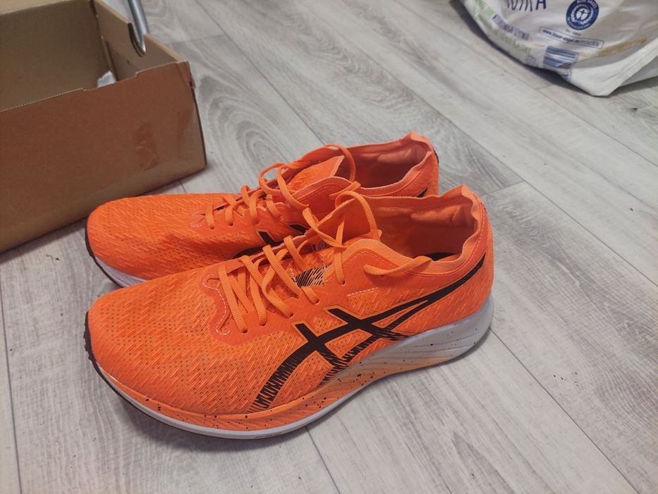 Asics Magic speed z karbonem 42,5 - jak nowe