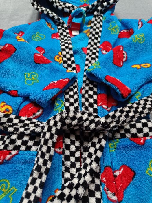 Szlafrok, porannik, auta, disney