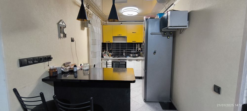 Продам 3-х кімнатну квартиру