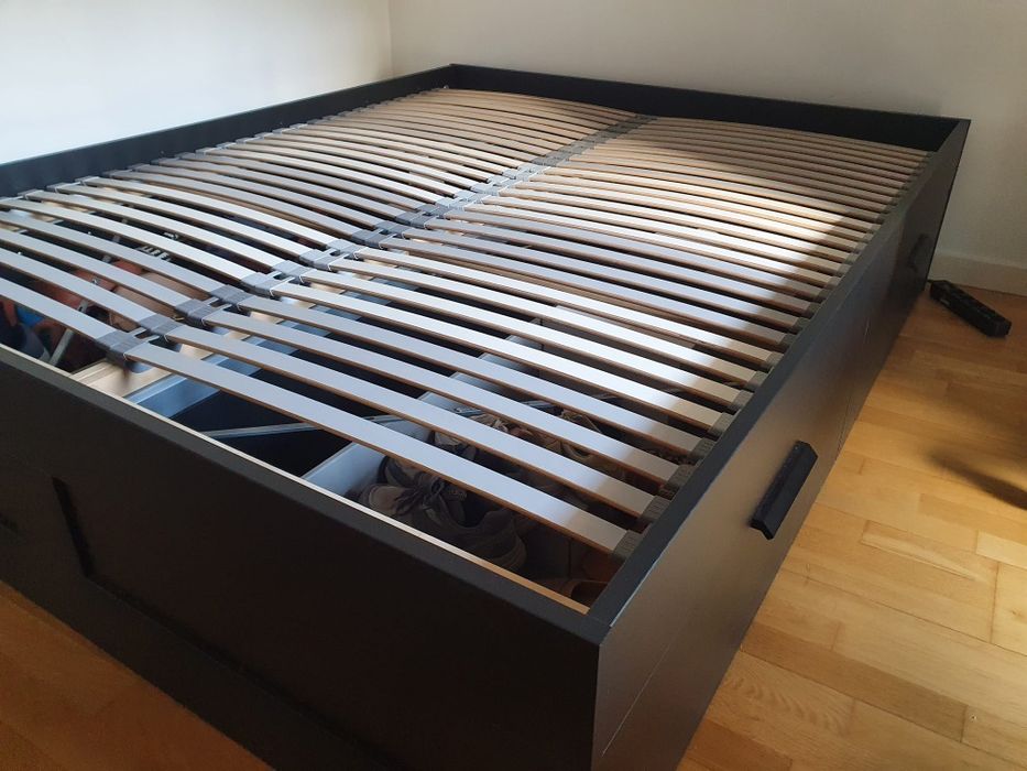 Cama ikea Brimnes preta queen size com estrado