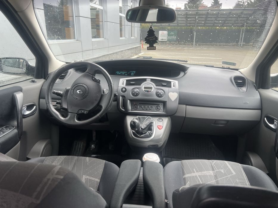 Renault Grande Scenik 2.0 V16 7 osob Manual Benzyna