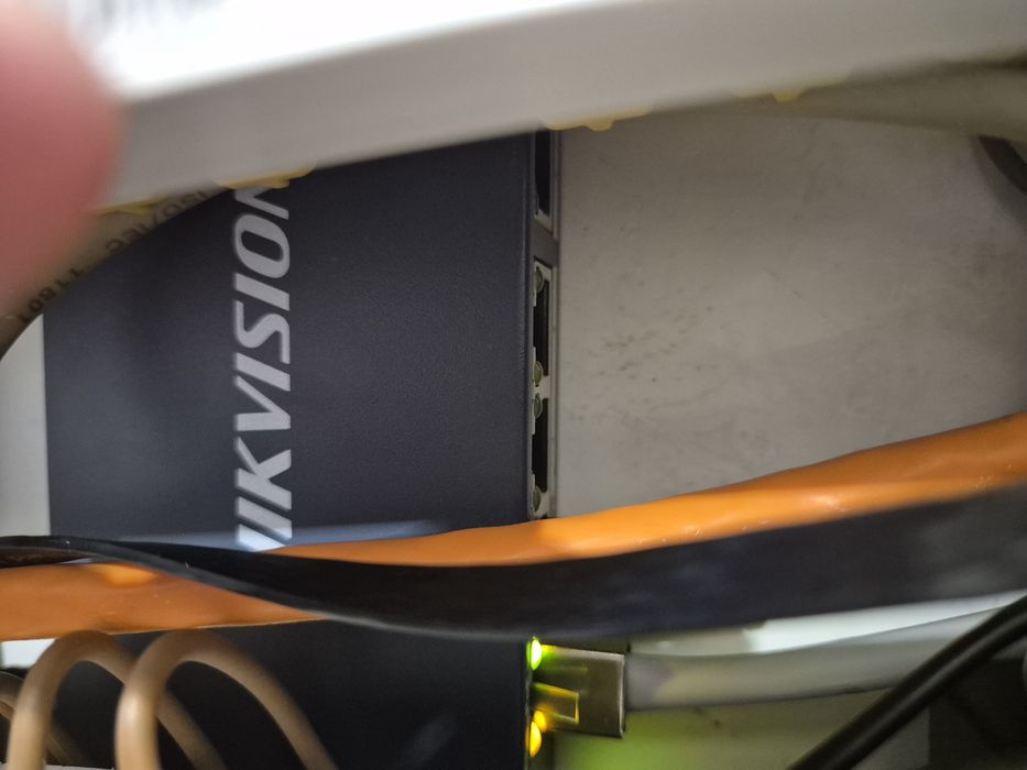 Video domofon  IP hikvision  sprawny cały komplet switch karty