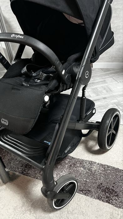 Продам коляску прогулку Cybex balios S Lux 2024 чёрную