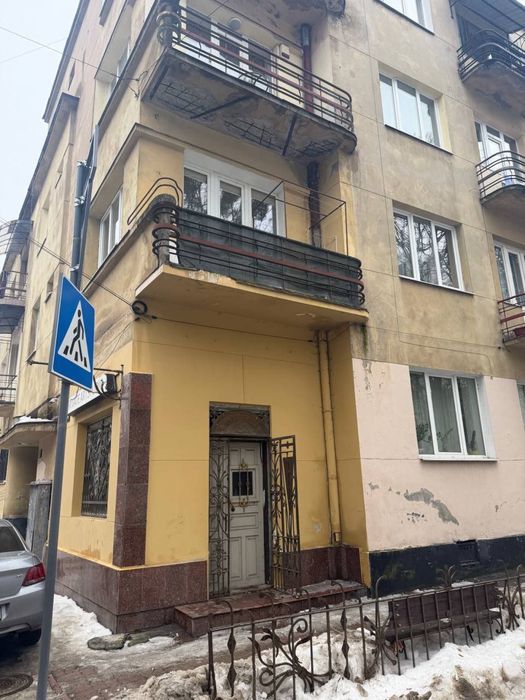 Продаж комерційного приміщення у Львові вул. Кубійовича, 17