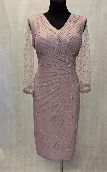 Zjawiskowa sukienka CUPPER w odcieniu nude, elegancka plus size 44/46