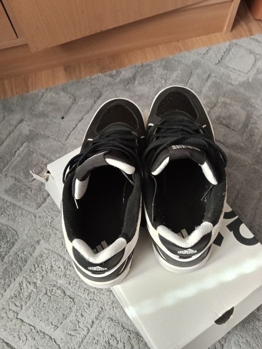 Sprzedam adidasy r42