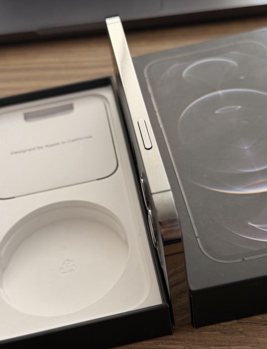 Iphone 12pro w kolorze szarym