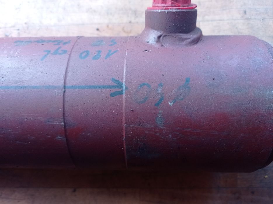 Siłownik hydrauliczny Liebherr