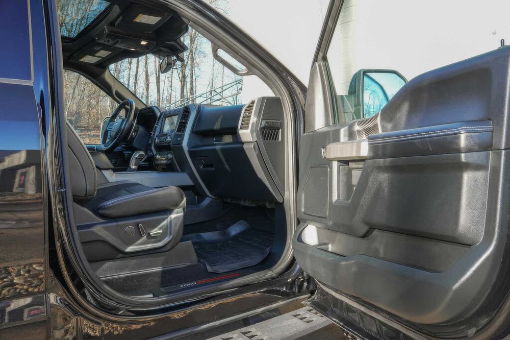 Ford F-150 Raptor      2017