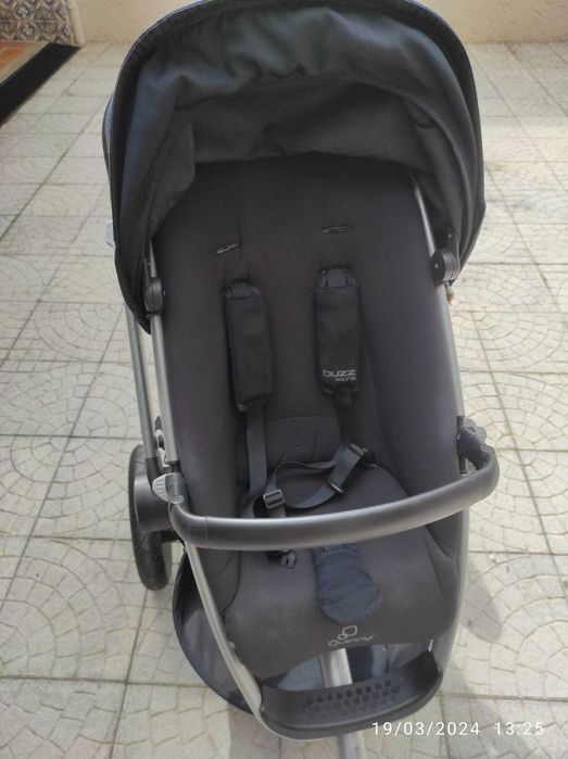 Carrinho de bebé, alcofa e muda fraldas