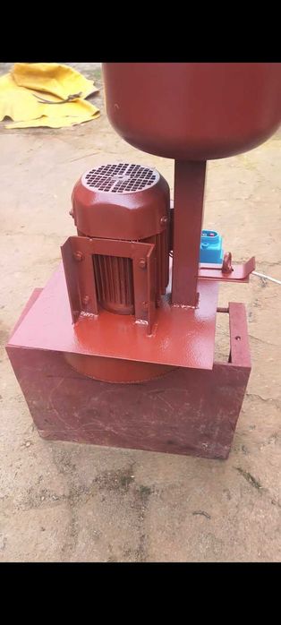 Зернодробилка  дку