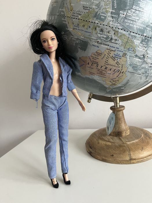 Vintage 1990 Barbie limbless