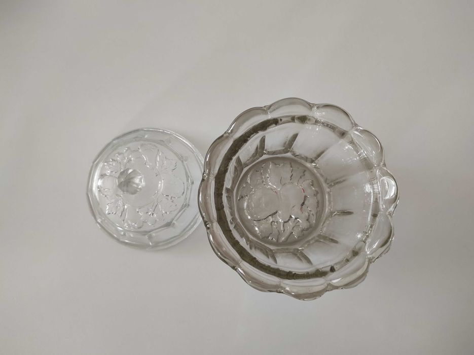 Bomboneira em vidro antigo