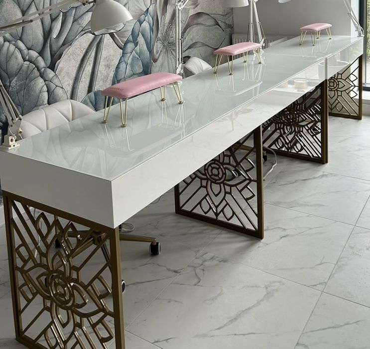 Sprzedam potrójne biurko do manicure