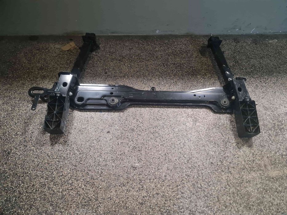 Charriot frente RENAULT Megane IV (B9A/M_)
