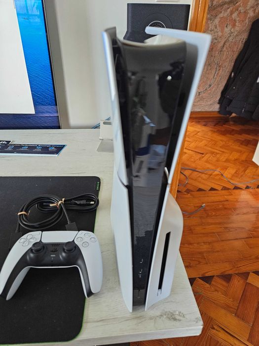 Consola Playstation 5 Slim Standard 1TB c/3 anos de garantia