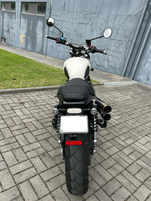 Triunph street scrambler