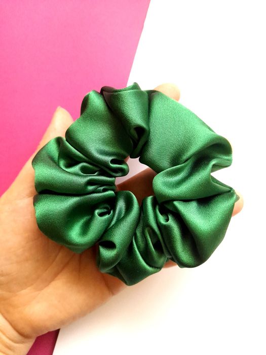 4 jedwabne scrunchie zielony turkus
