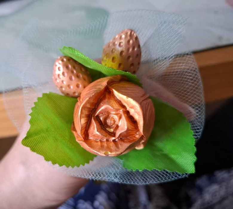 Tulipa & Morangos Amarelos Gesso Perfumado –Especial Dia dos Namorados