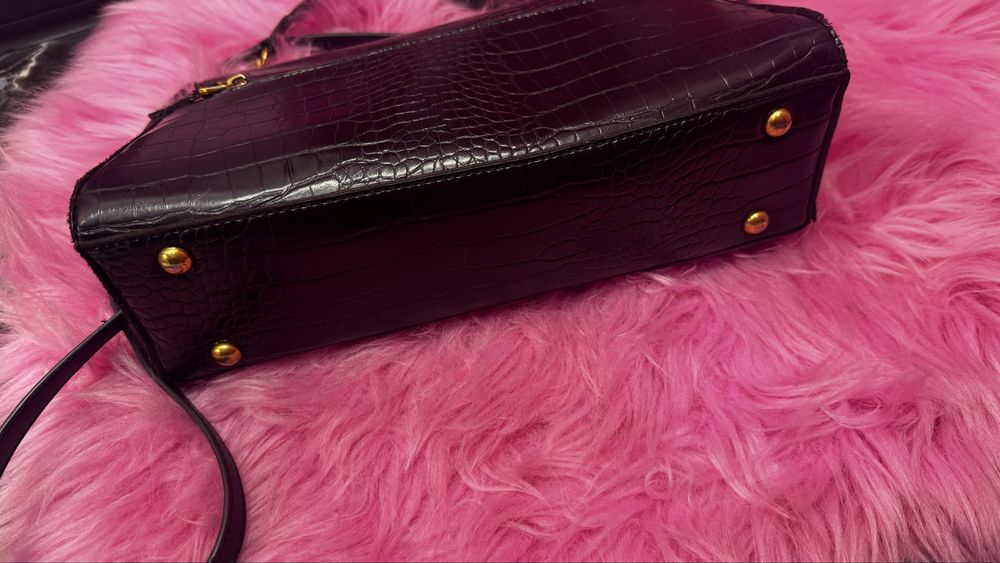 Сумка Guess Enisa Top Handle