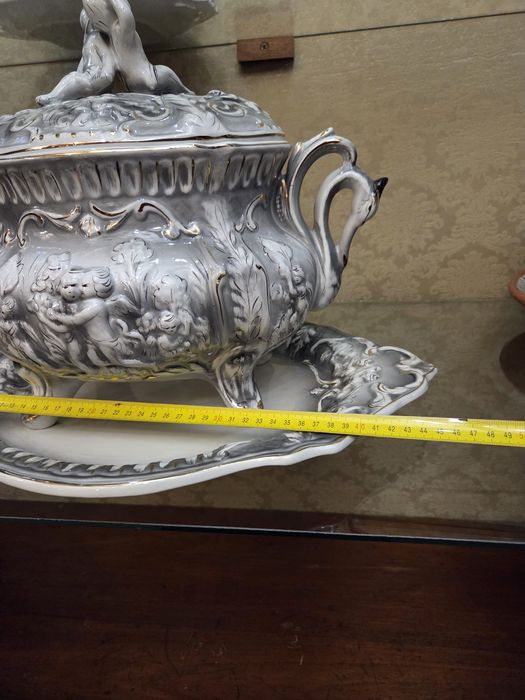 Grande terrina em porcelana
