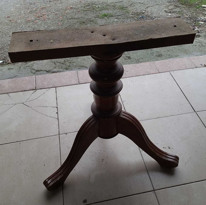 2 Pés de Mesa de Sala ou Cozinha