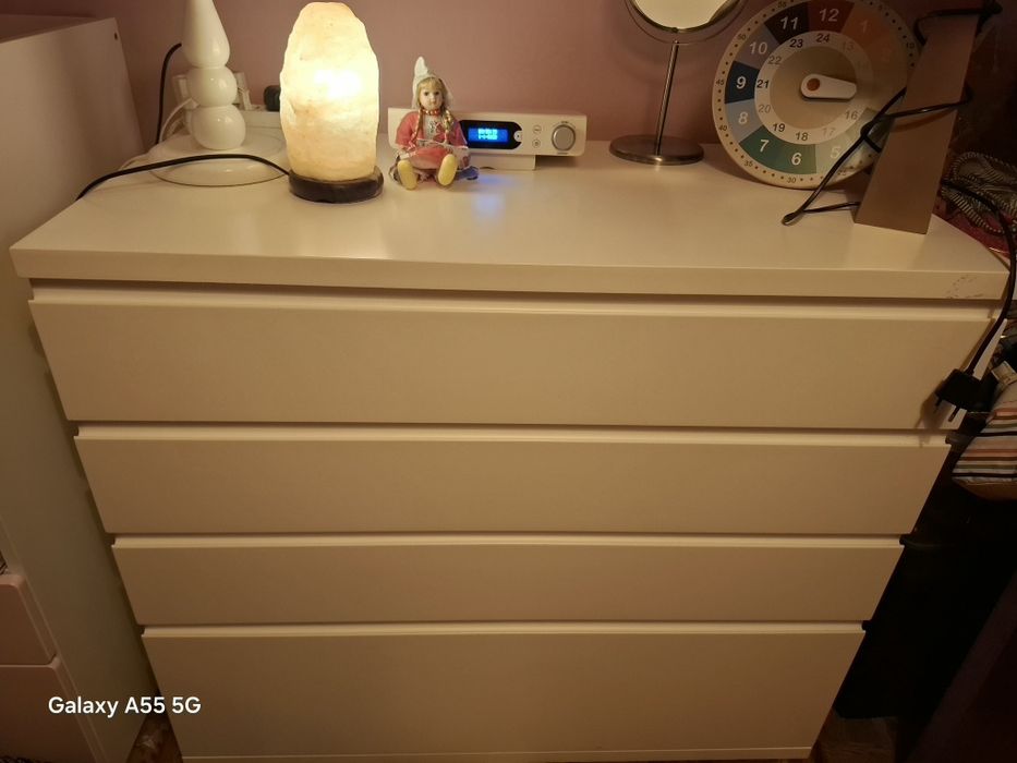 Cómoda  branca para quarto de criança