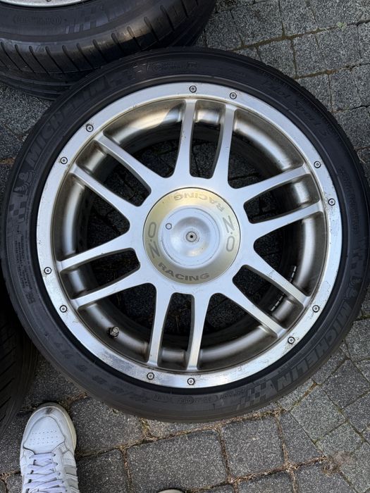 OZ Racing F1 Plus 17” 5x120 8J ET35 – BMW komplet