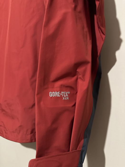 Вітровка The North Face Gore Tex XCR
