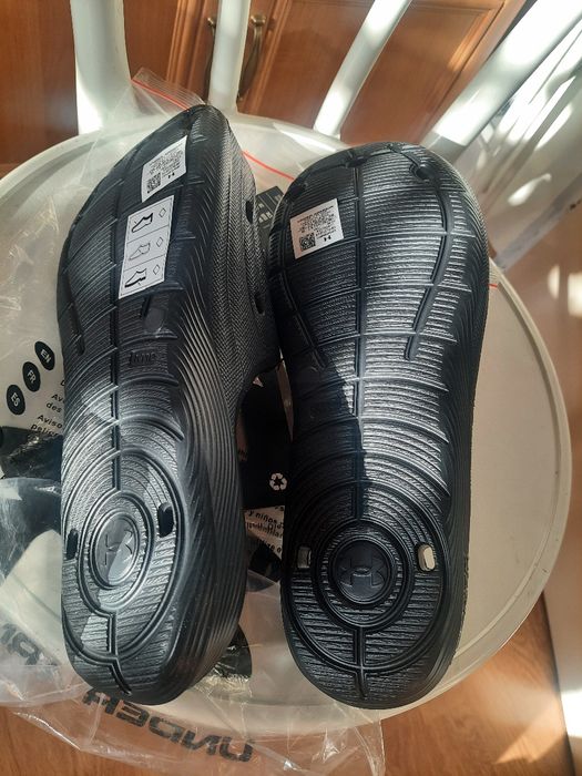Nowe klapki męskie Under Armour rozmiar 44