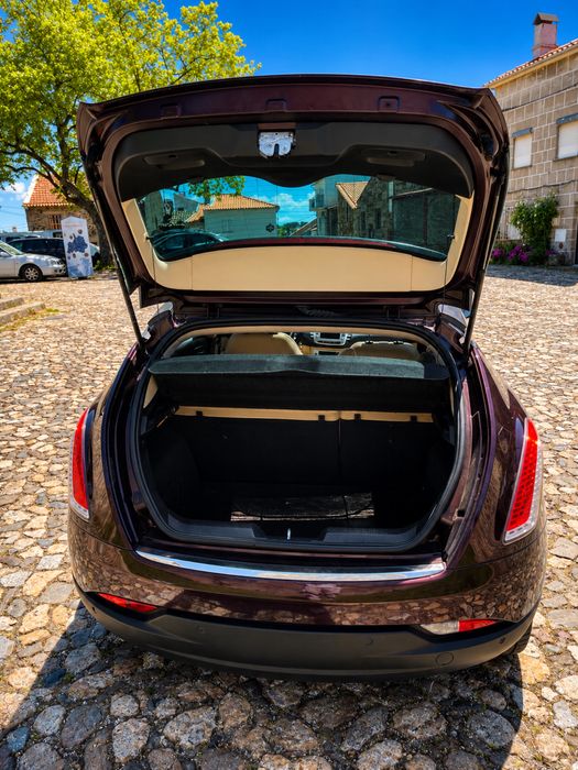 Lancia Delta 1.6 Multijet Argento - Full Extras -Teto Panorâmico
