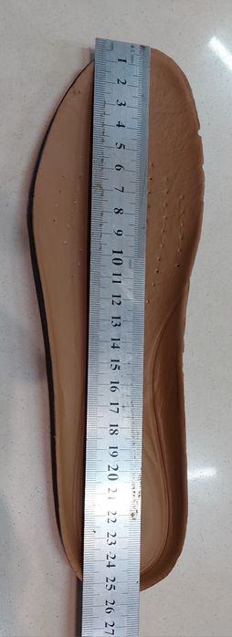 Шкіряні туфлі Clarks.