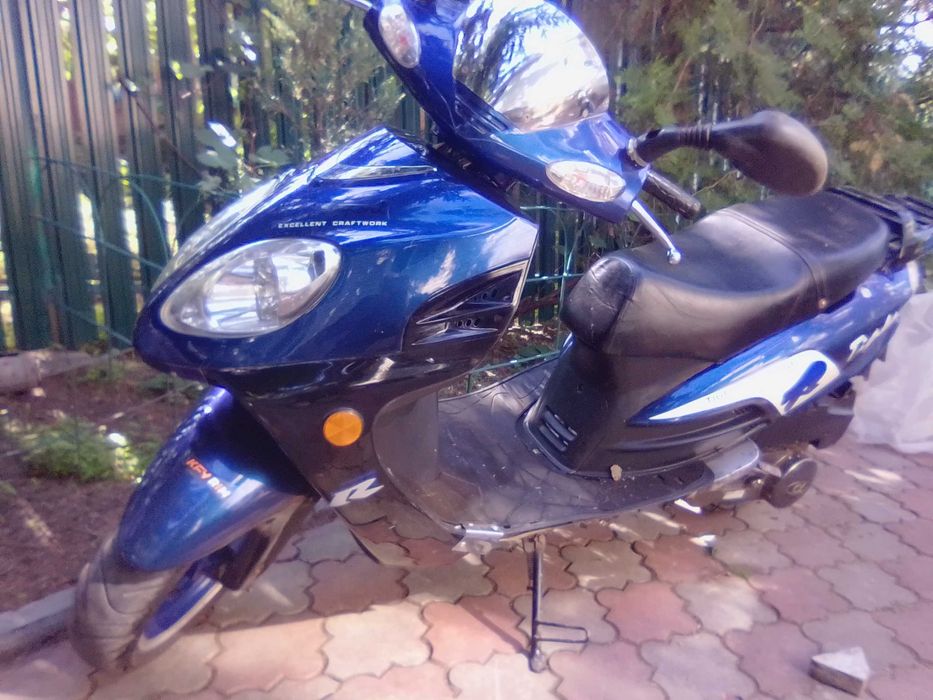 Скутер 150  кубических сантиметров