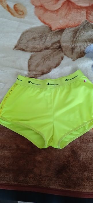 Спортивные лёгкие шорты Champion