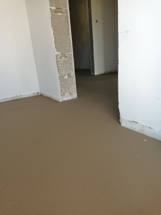 Wylewki miksokretem  posadzki maszynowe ocieplenie poddaszy