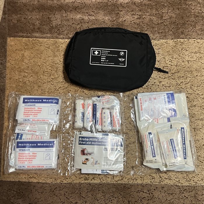 Німецька автомобільна аптечка.