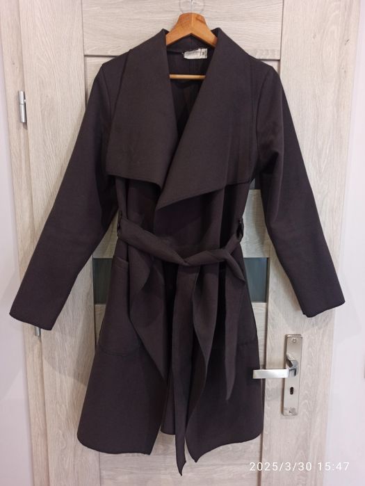 Śliczny,śliwkowy płaszczyk idealny na wiosnę, rozmiar 38