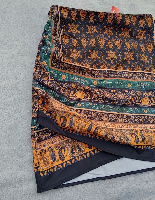 Shein m (38) міні спідниця в платковому стилі асиметрична
