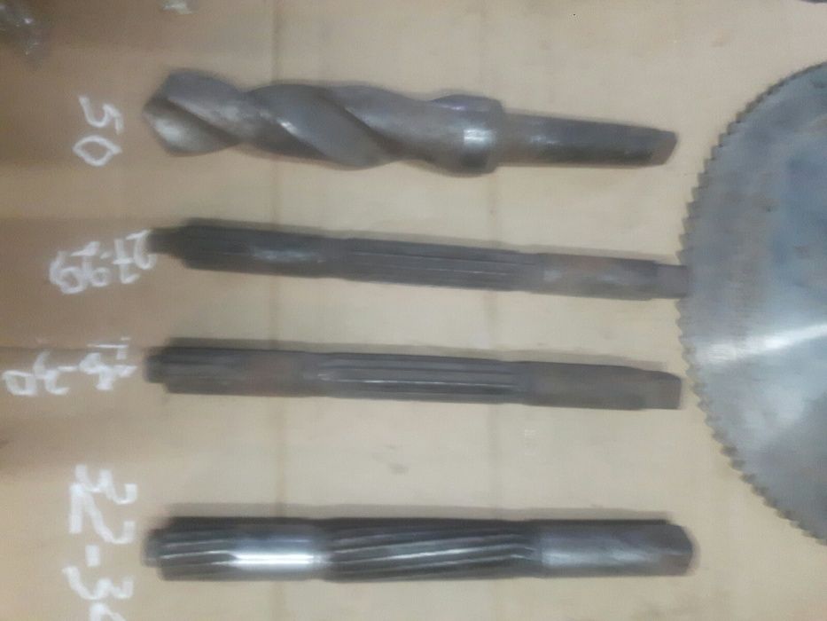 токарние инструменти фрези.резци молдинги хром ваз  03-06